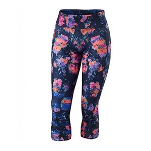 Specialized Shasta cycling capri cropped pants with padded chamois.  Size small.